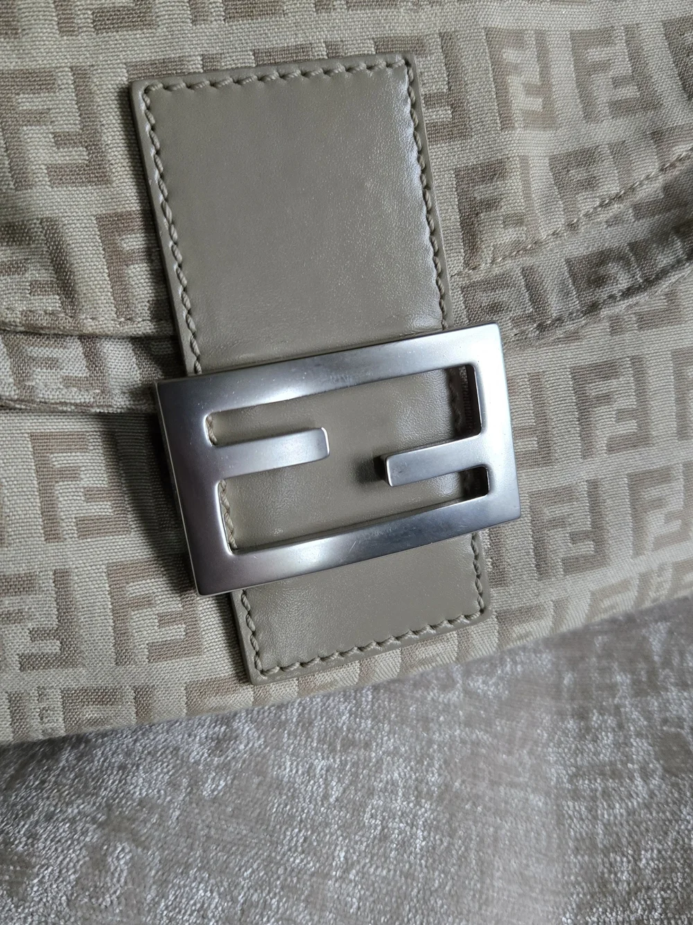 Fendi Zucchino FF Baguette - Picture 2 of 16
